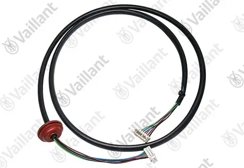 Kabelbaum von Vaillant mit mehreren Anschlussleitungen. Die Kabel sind in einem schwarzen Mantel verlegt und enden in Steckerformen.